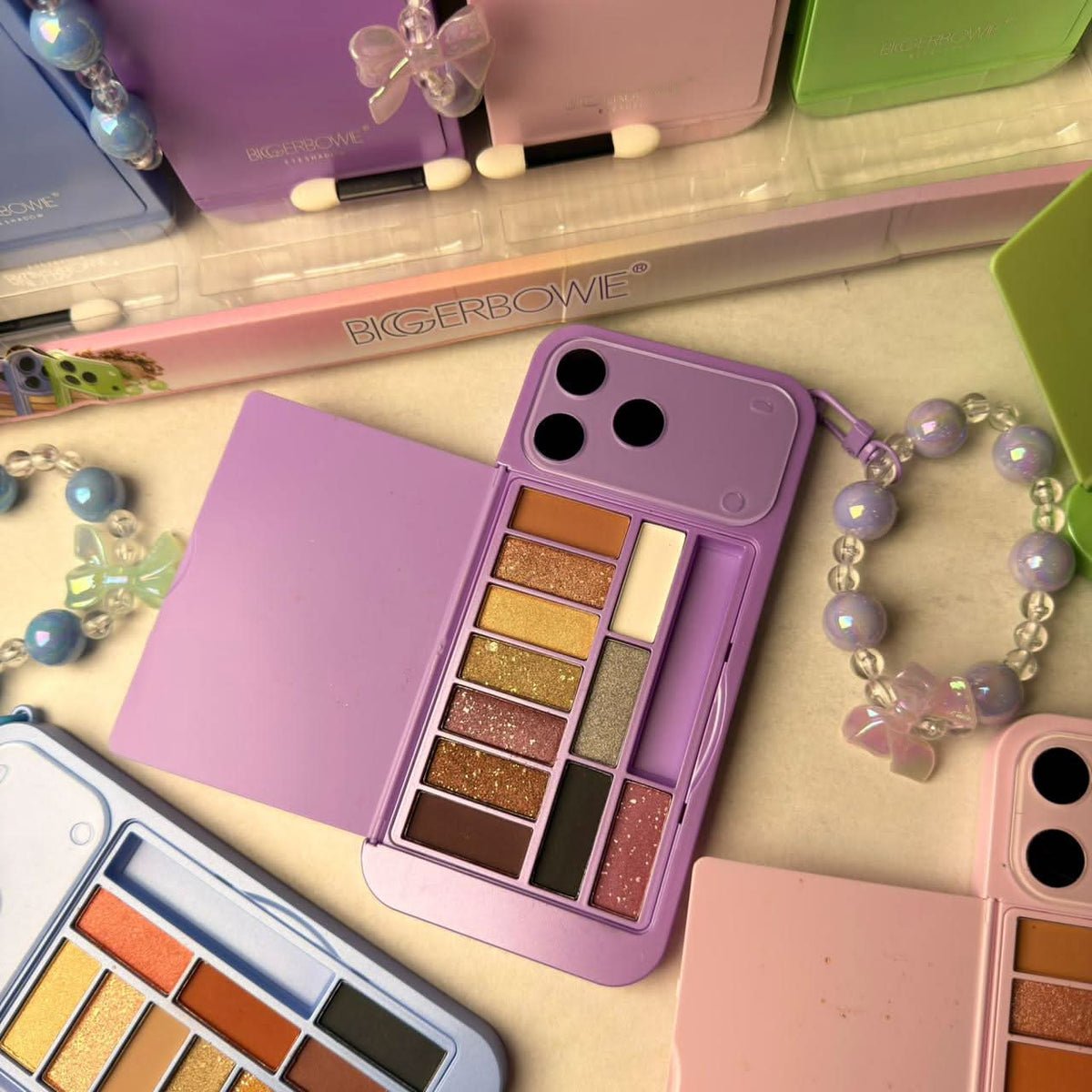 IPhone 17 Pro Max Style Eyeshadow Palette With Hand Band - Image 5