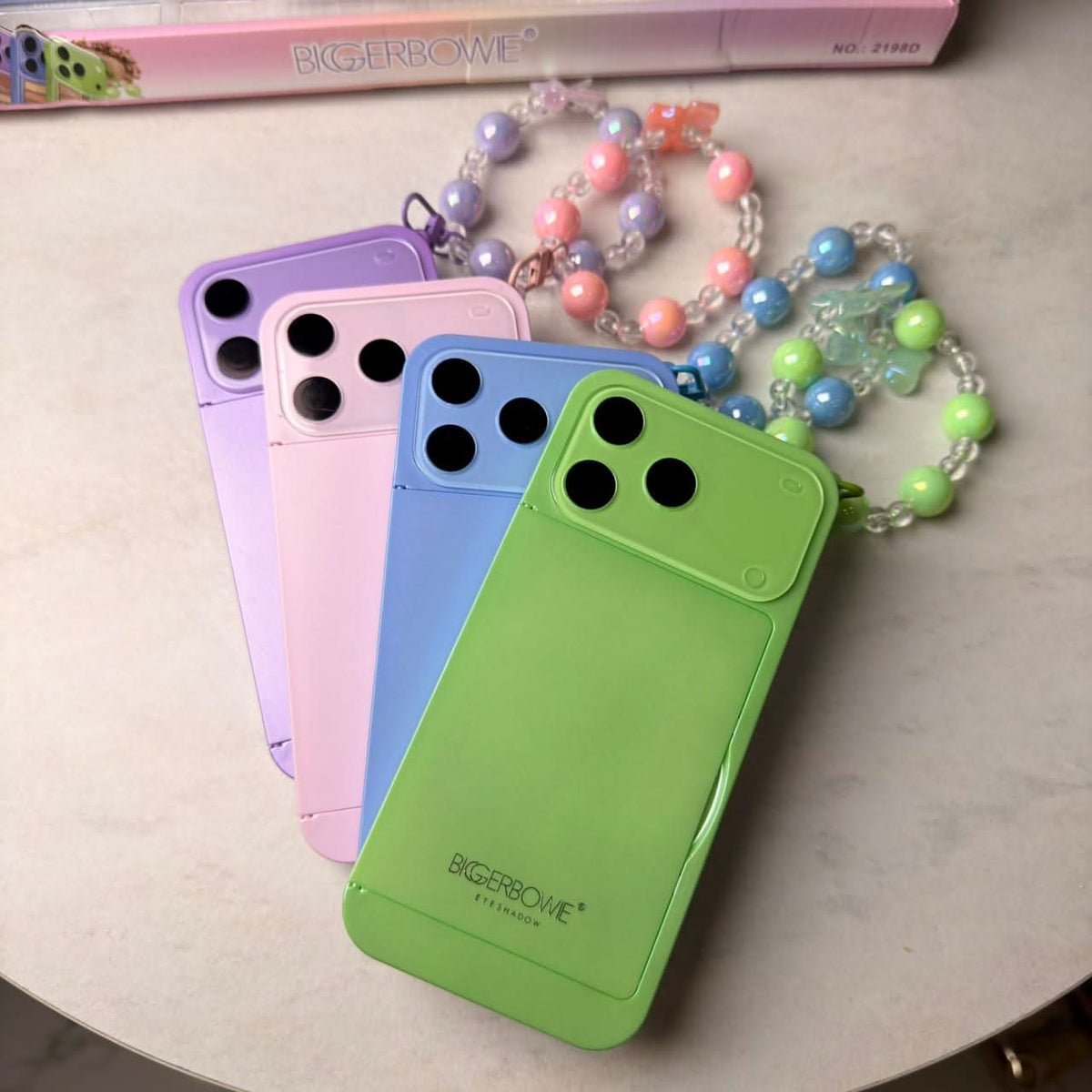 IPhone 17 Pro Max Style Eyeshadow Palette With Hand Band - Image 4